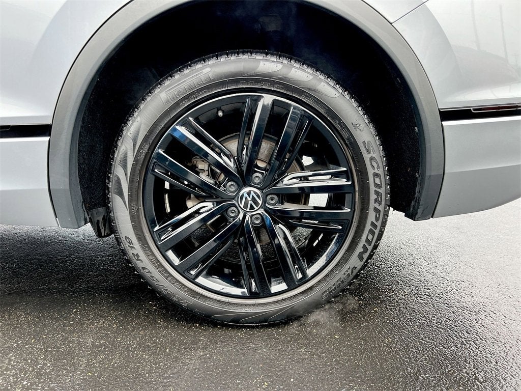 2022 Volkswagen Tiguan 2.0T SE R-Line Black
