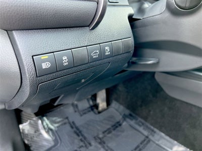 2020 Toyota Camry LE Hybrid