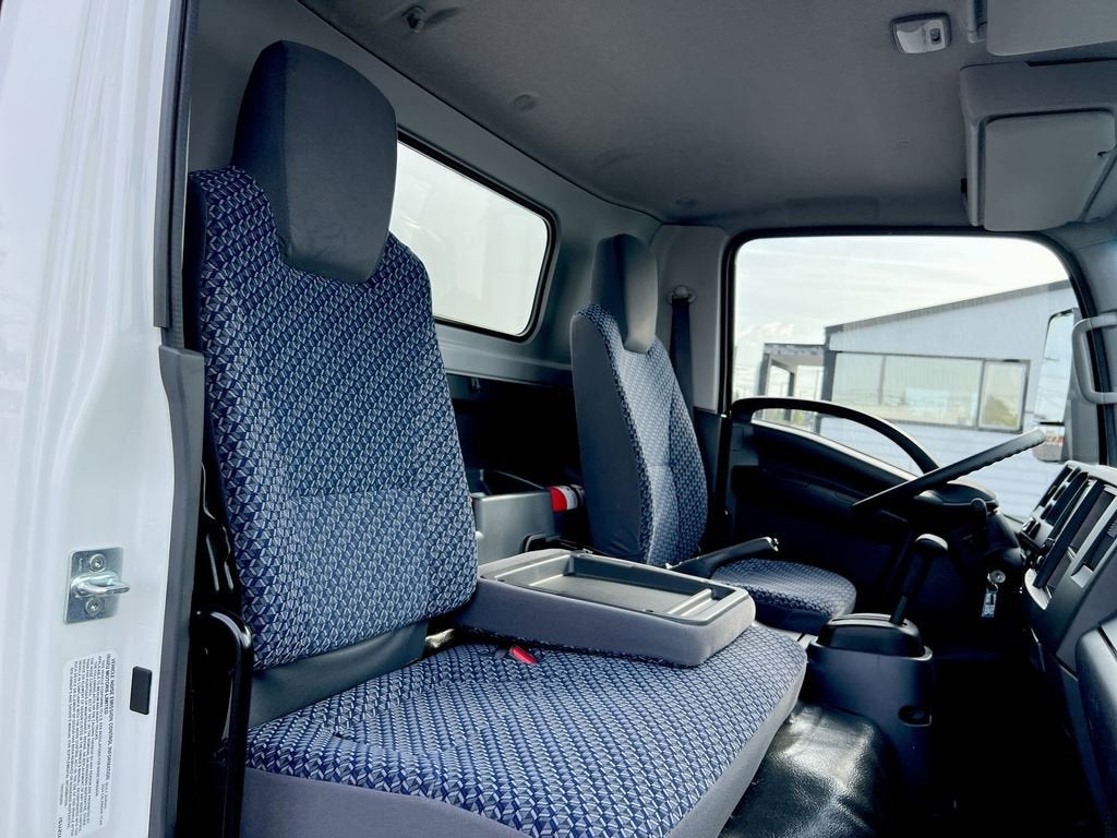 2025 Chevrolet Low Cab Forward 3500 HG NA