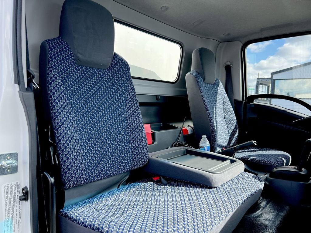 2025 Chevrolet Low Cab Forward 4500 HG NA