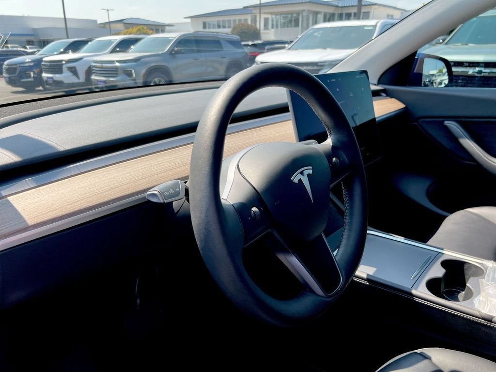 2022 Tesla Model Y Long Range Dual Motor All-Wheel Drive