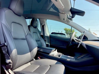 2022 Tesla Model Y Long Range Dual Motor All-Wheel Drive