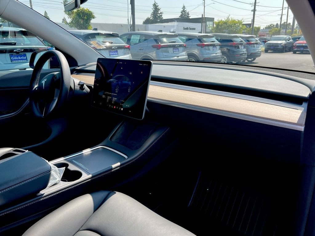 2022 Tesla Model Y Long Range Dual Motor All-Wheel Drive