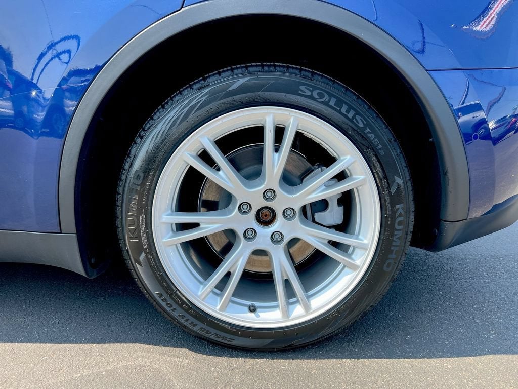 2022 Tesla Model Y Long Range Dual Motor All-Wheel Drive