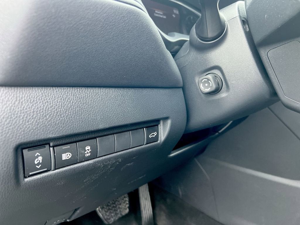 2024 Toyota Venza LE