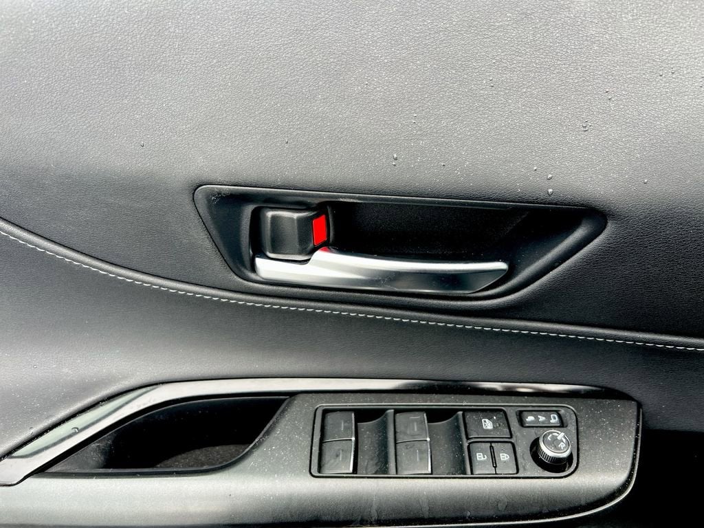 2024 Toyota Venza LE