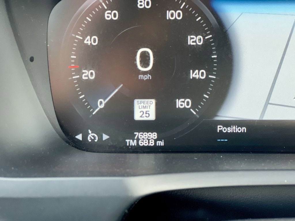 2016 Volvo XC90 T5 Momentum