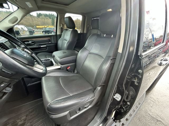 2017 RAM 1500 Laramie Quad Cab 4x4 6'4" Box