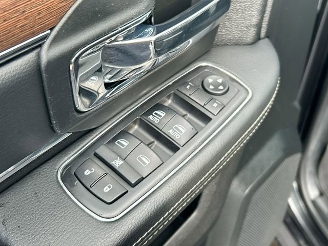 2017 RAM 1500 Laramie Quad Cab 4x4 6'4" Box