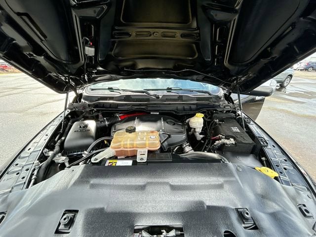 2017 RAM 1500 Laramie Quad Cab 4x4 6'4" Box