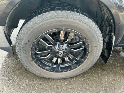 2017 RAM 1500 Laramie Quad Cab 4x4 6'4" Box