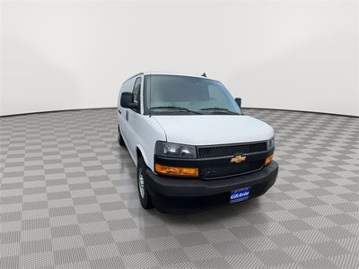 2025 Chevrolet Express Cargo 3500 WT