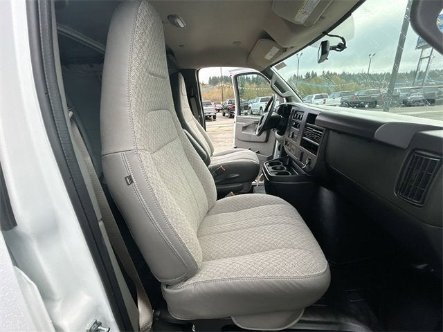 2025 Chevrolet Express Cargo 3500 WT