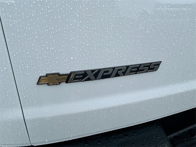2025 Chevrolet Express Cargo 3500 WT