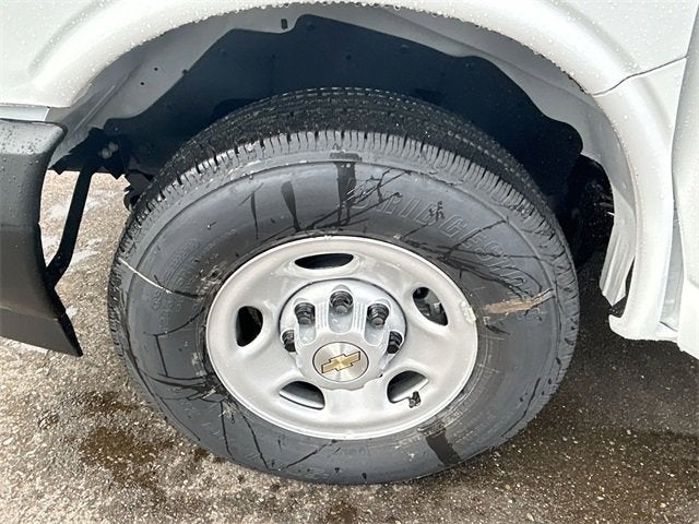 2025 Chevrolet Express Cargo 3500 WT