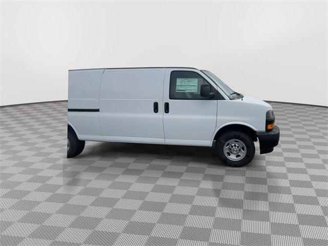 2025 Chevrolet Express Cargo 3500 WT