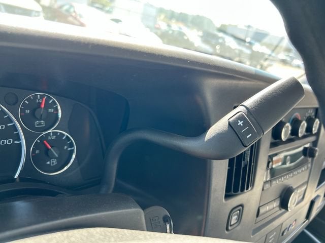 2026 Chevrolet Express Cutaway 3500 1WT