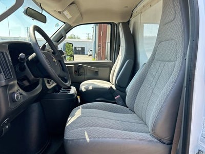 2026 Chevrolet Express Cutaway 3500 1WT