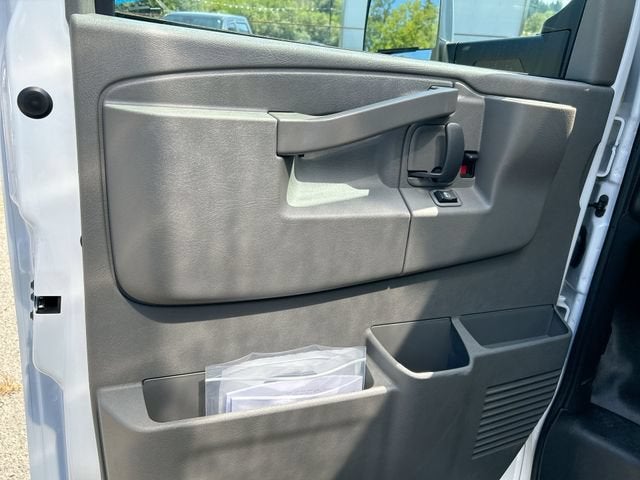 2026 Chevrolet Express Cutaway 3500 1WT