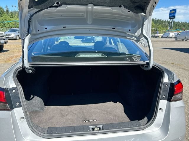 2024 Nissan Versa SR